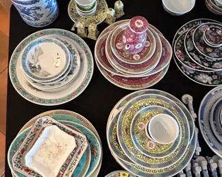 Chinese Export Rose Medallion Porcelain Dinnerware Set