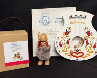 SH358New in Box Wonderful Life A Christmas Concert Wood Music Box And More 