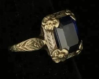 SH555VBeautiful Vintage 14 K Ring