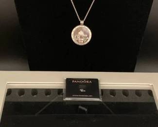SH540VPandora Christmas Floating Locket Necklace And Jewelry Box