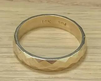 SH558V14 K Geometric Faceted Wedding Band