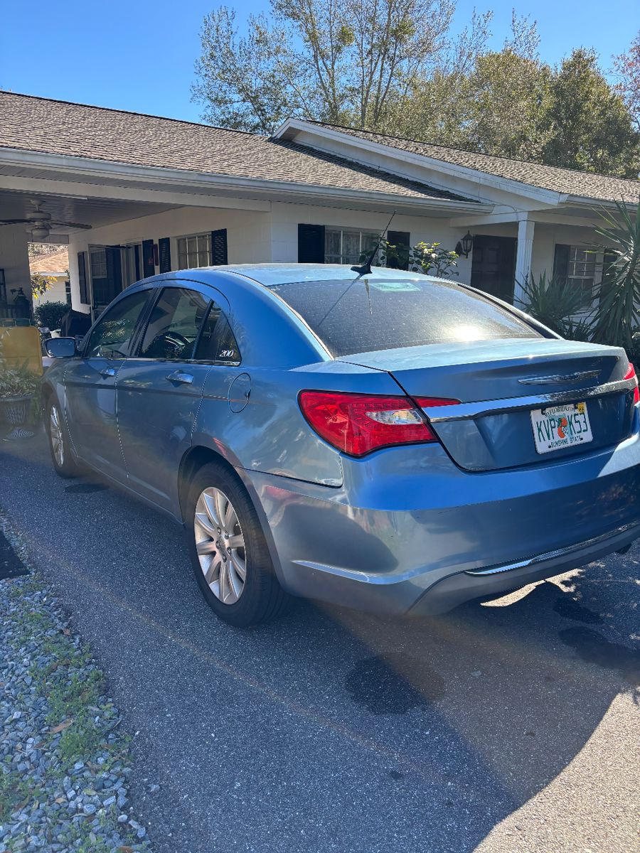 2012 Chrysler 200 clean high mileage 1500