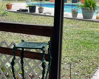 WROUGHT IRON DECORATIVE PLANT STAND/ACCENT TABLE