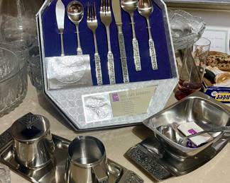 MCM STANLEY ROBERTS STAINLESS STEEL FLATWARE SET, SUGAR/CREAMER, GRAVY BOWL