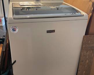 MAYTAG WASHING MACHINE