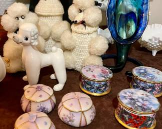 PORCELAIN TRINKET BOXES, CROCHETED POODLES, BLOWN GLASS VASE