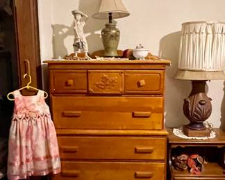 VINTAGE DRESSER, END TABLE, LAMPS