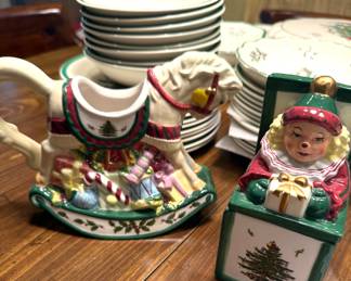 SPODE - over 100 pieces of Spode holiday serving dishes/plates and more 