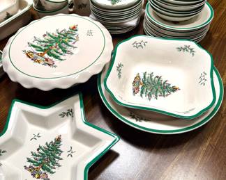 SPODE - over 100 pieces of Spode holiday serving dishes/plates and more 