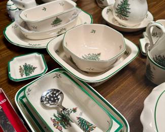 SPODE - over 100 pieces of Spode holiday serving dishes/plates and more 