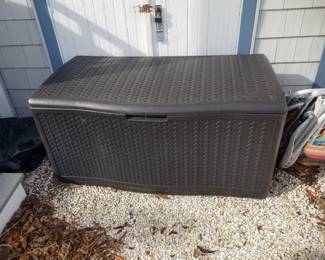 Suncast storage box