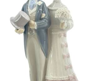 Lladro Porcelain Bride and Groom Sculpture
