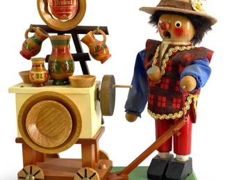 Original West-German Steinbach Volkskunst Carving
