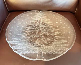 70 MikasaRoundNoelFrostedGlassHostessPlatter