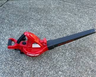 17 TroyBiltCordedElectricLeafBlowerVacuum