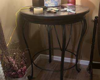 Bar height Round Table