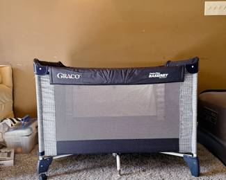 Graco Pack n' Play Portable Playard Bassinet