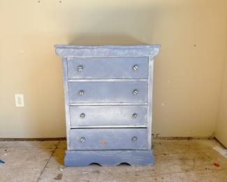 Farmhouse Style 4 Drawer Chest