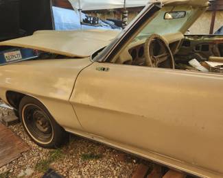70 LeMans dvr side door frnt fender
