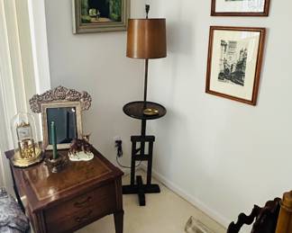 Wonderful MCM Decor!