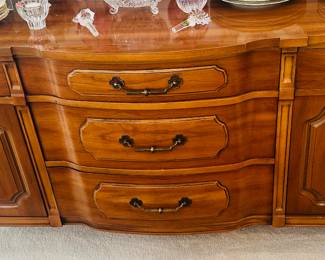 601'W x 16.5"D x 31"H