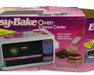 130 - Easy-Bake Oven in Box used as-is electric/electronic/mechanical item - no guarantee all components present, untested
