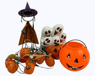 159 - Lot of Assorted Halloween Decor used as-is electric/electronic/mechanical item - no guarantee all components present, untested
