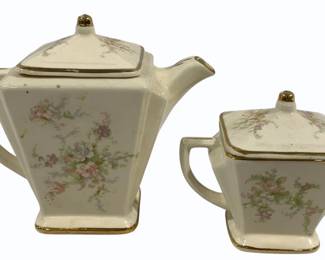 152 - Teapot & Sugar Dish - 7 x 8, 5.5 x 4.5
