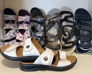 Woman’s shoes size 8. Clarks