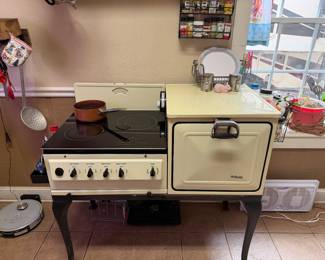 1930 hotpoint electric stove/oven have original manual. Excellent condition