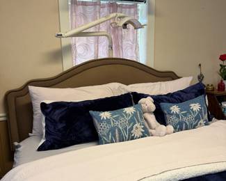 King size head board. Like new