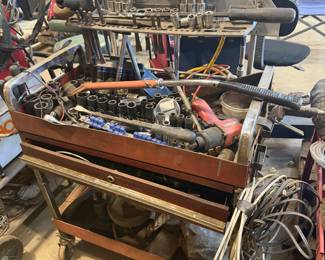 Specialty tools for oversized trucks and vehicles 