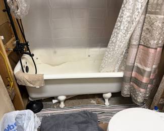 Vintage claw tub. Beautiful