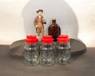 Vintage America Patriot Lot Glass Jars Figurine.