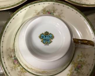 82pc MEITO FINE CHINA SET FROM JAPAN BEAUTIFUL FLORAL PATTERN WITH ENHANCED GOLD TRIM. MADE BY NAGOYA SEITO SHO IN JAPAN. NO SHIPPING, PICKUP ONLY