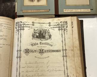 ANTIQUE LEATHER HOLY BIBLE FROM 1880 FROM THE KEARNS FAMILY, PHOTOGRAPH BOOK AND COLLECTIBLES GOLD TRIM JESUS PLATE