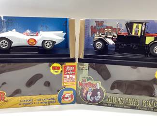CLASSIC SPEED RACER AND MUNSTERS DIE CAST CARS TELEVISION CLASSICS MACH 5 AND MUNSTERS KOACH