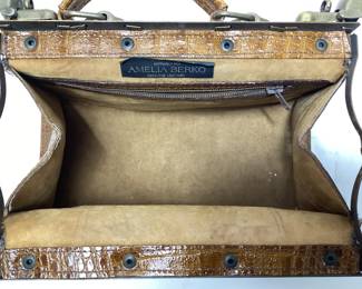 VTG. AMELIA BERKO ITALIAN LEATHER HANDBAG THIS LOT FEATURES A FINE VINTAGE ITALIAN ALLIGATOR PRINT ON LEATHER WITH CLASSIC BRONZE COLOR HARDWARE