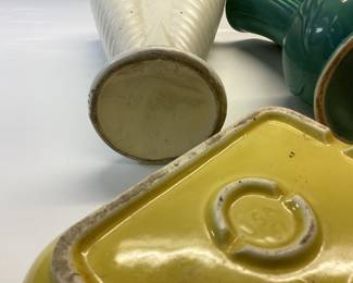 6 VINTAGE POTTERY MCCOY, ATLANTIC MOLD, RRP CO., AND OTHER USA POTTERY