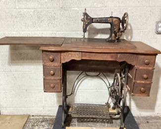 ANTIQUE DAMASCUS MONTGOMERY WARD SEWING TREADLE MACHINE