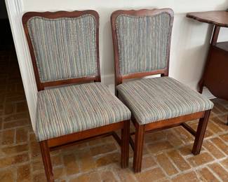 We have a total of SIX of these chairs by Fairfield 