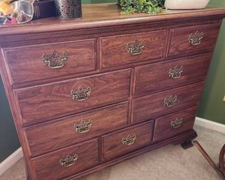 Thomasville Chest