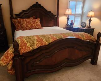 Hickory White Stately King Bed