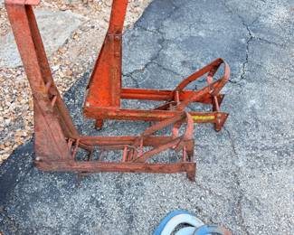 Horseshoes, old car jacks