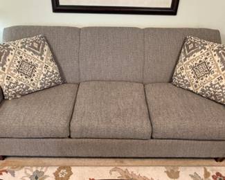CraftMaster Three Cushion Sofa