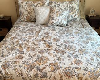 Quilt Set with Gray/Yellow/Orange Floral Pattern
