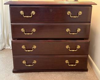Chippendale-Style Four-Drawer Bachelor's Chest
