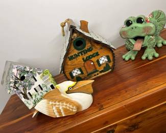 105 Birdhouse Avian Decor