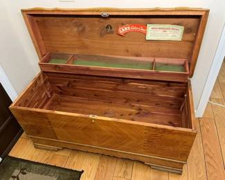 105 Lane Waterfall Vintage Cedar Chest Detail