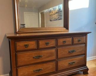 105 Bassett 6Drawer Lowboy With Mirror